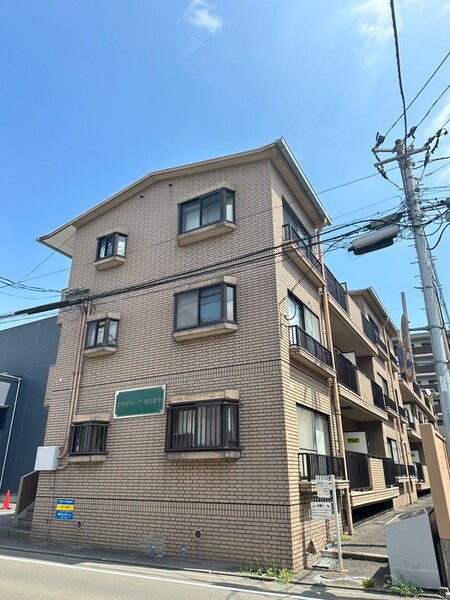 アカデメイアおたまや外観写真