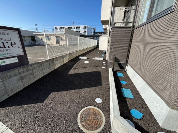 物件外観写真2　(駐車場)