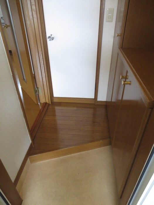 物件内観写真7　(玄関)