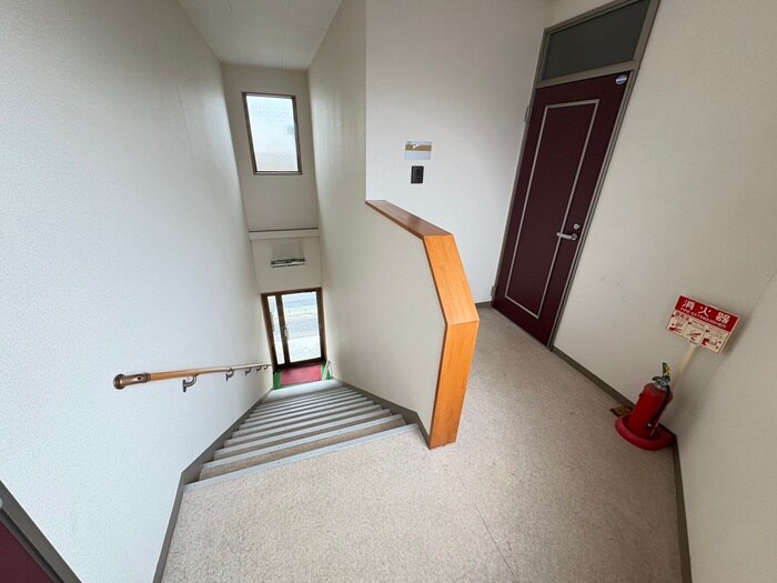 物件外観写真4　(エントランス部分)