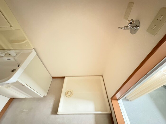 物件内観写真13　(洗濯機置場)