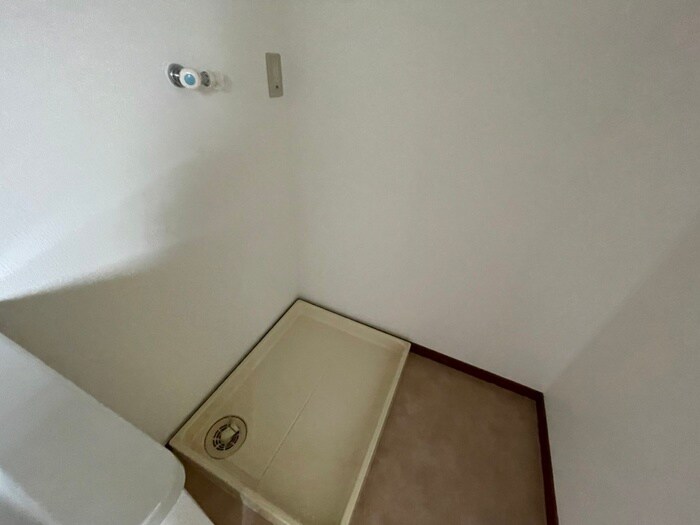 物件内観写真13　(洗濯機置場)