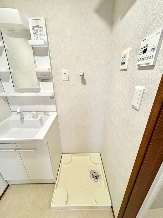 物件内観写真16　(洗濯機置場)