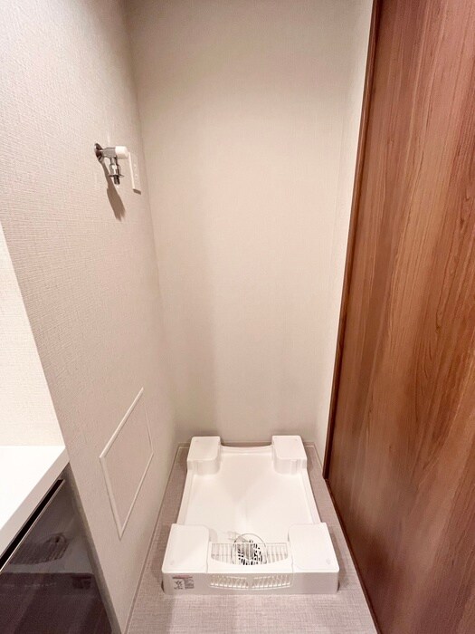 物件内観写真16　(洗濯機置場)