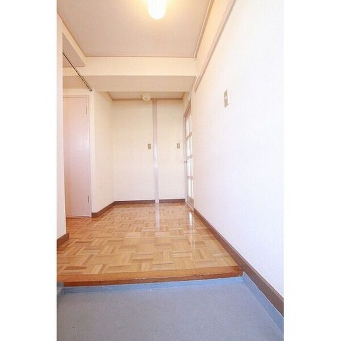 物件内観写真10　(玄関)