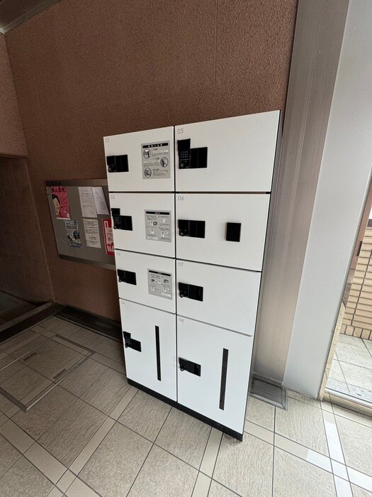 物件外観写真4　(エントランス部分)