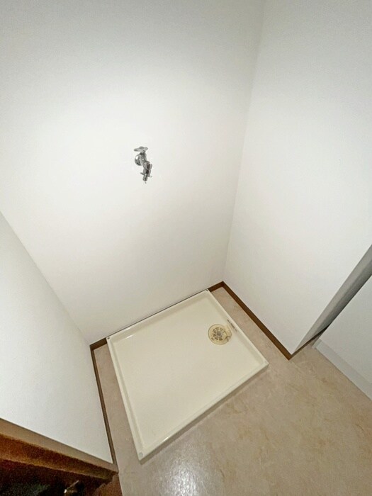 物件内観写真12　(洗濯機置場)