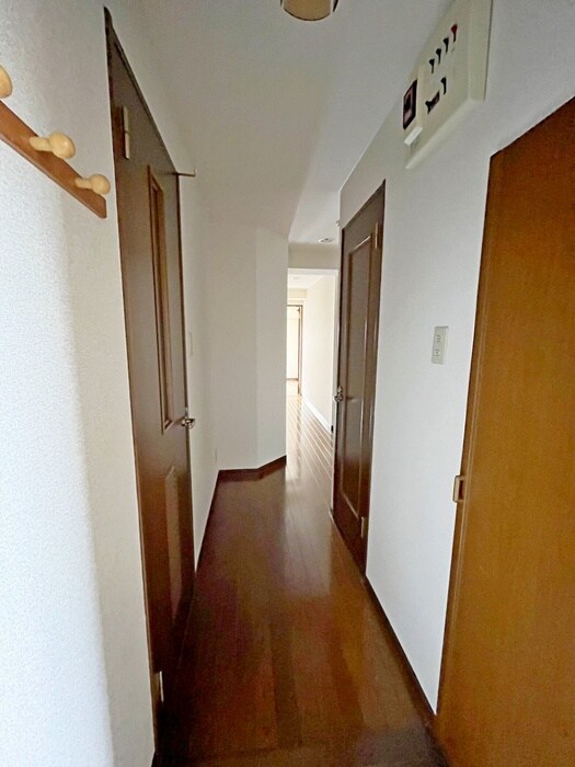 物件内観写真14　(廊下)