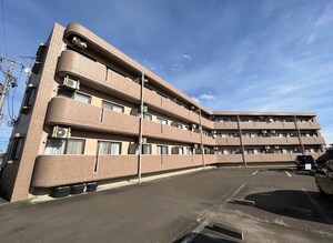 メゾンドシャルマン岩切外観写真