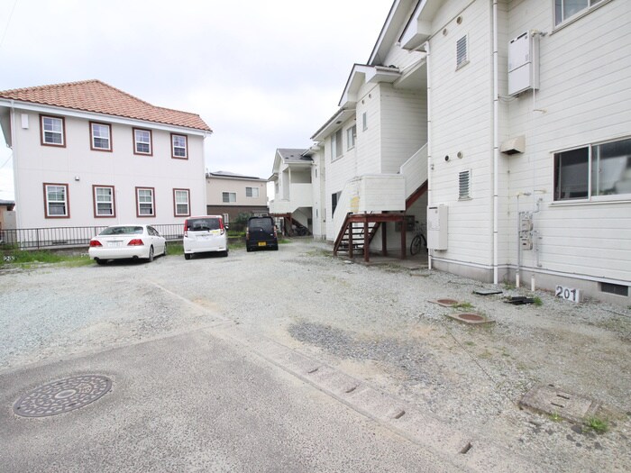 物件外観写真2　(駐車場)