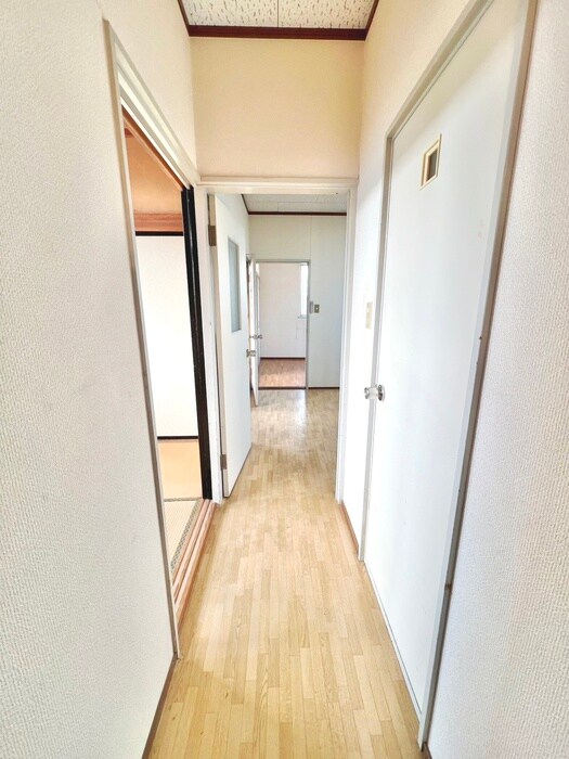 物件内観写真14　(廊下)