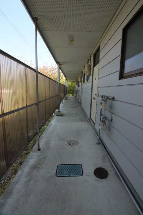 物件外観写真4　(エントランス部分)