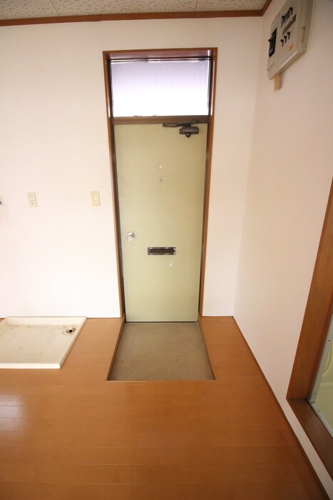 物件内観写真15　(玄関)