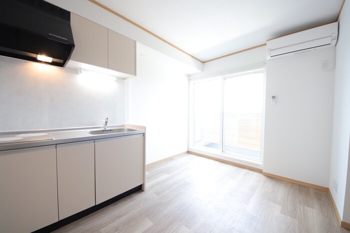 物件内観写真8　(居室)