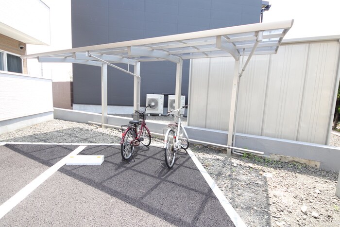 物件外観写真6　(駐輪場)