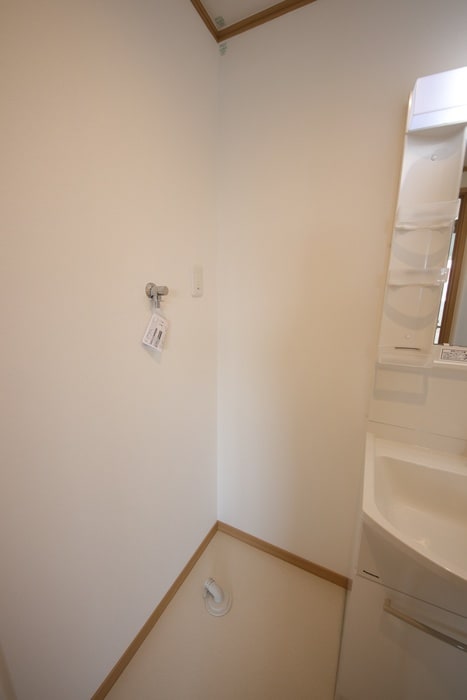 物件内観写真13　(洗濯機置場)