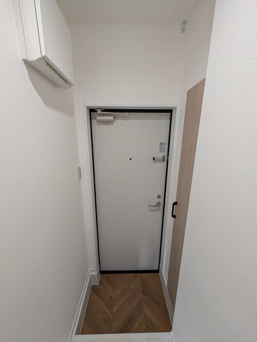 物件内観写真16　(玄関)