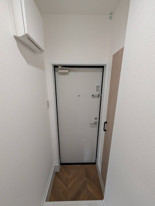 物件内観写真16　(玄関)