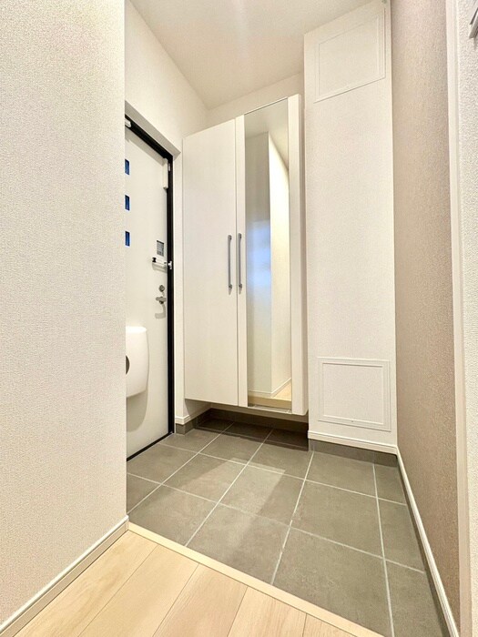 物件内観写真15　(玄関)