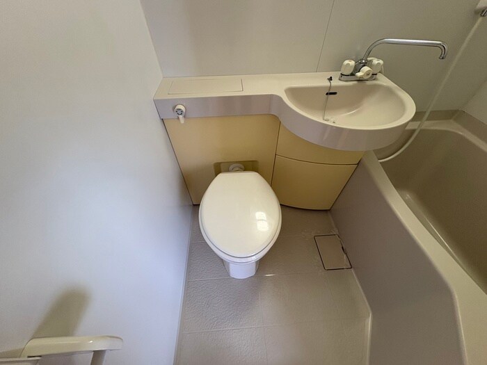 物件内観写真12　(トイレ)