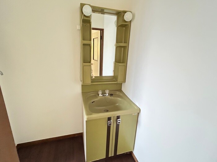 物件内観写真11　(洗面)