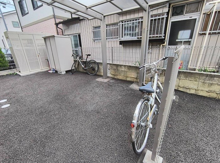 物件外観写真6　(駐輪場)