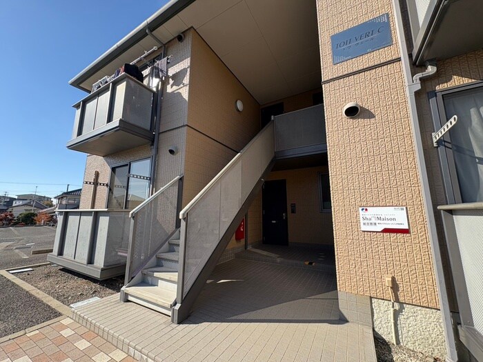 物件外観写真3　(エントランス部分)