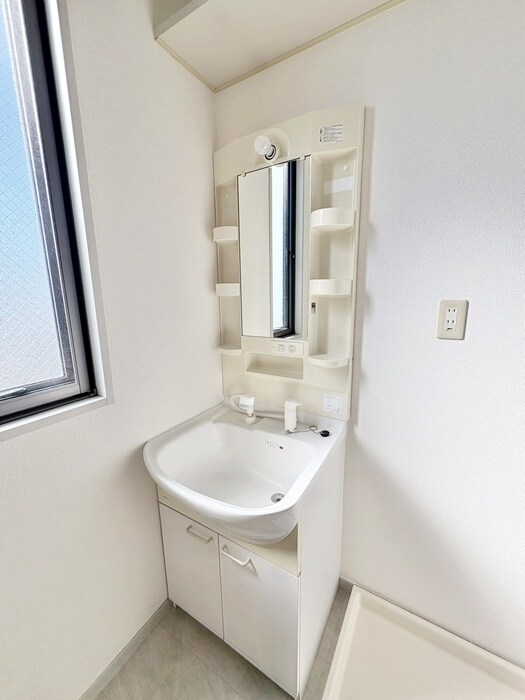 物件内観写真11　(洗面)