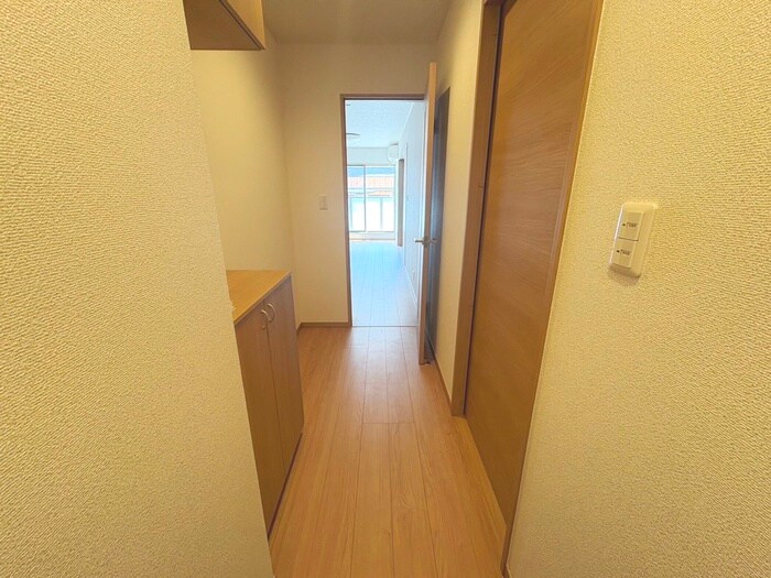 物件内観写真17　(廊下)