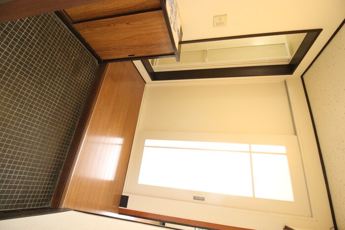 物件内観写真15　(玄関)