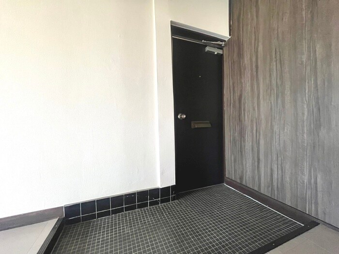 物件内観写真17　(玄関)