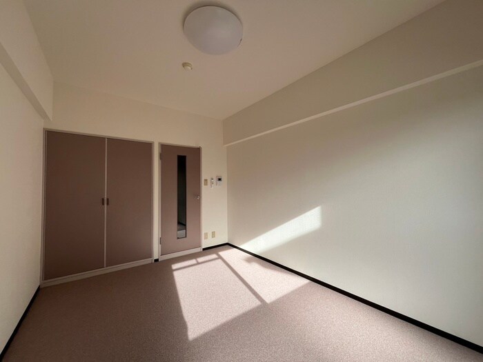 物件内観写真8　(居室)