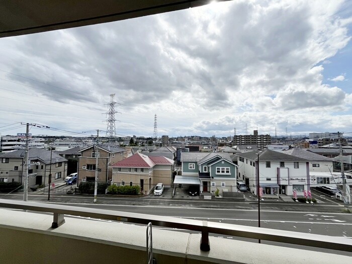 物件内観写真20　(室内からの展望)