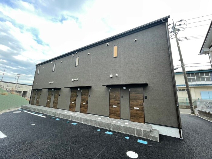 物件外観写真1　(外観写真)