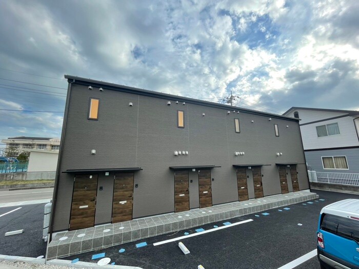 物件外観写真2　(外観写真)