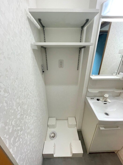 物件内観写真12　(洗濯機置場)