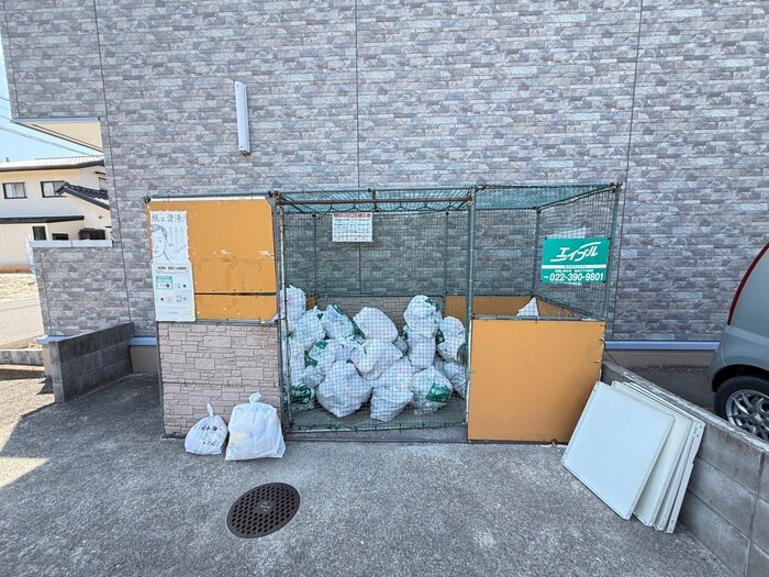 物件外観写真4　(建物設備)