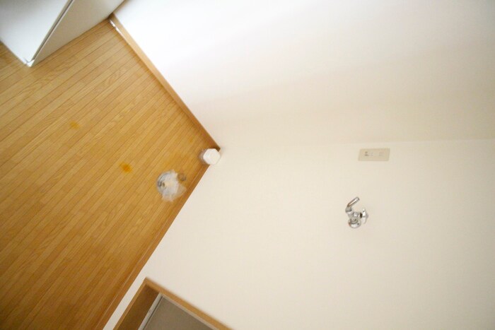 物件内観写真16　(洗濯機置場)