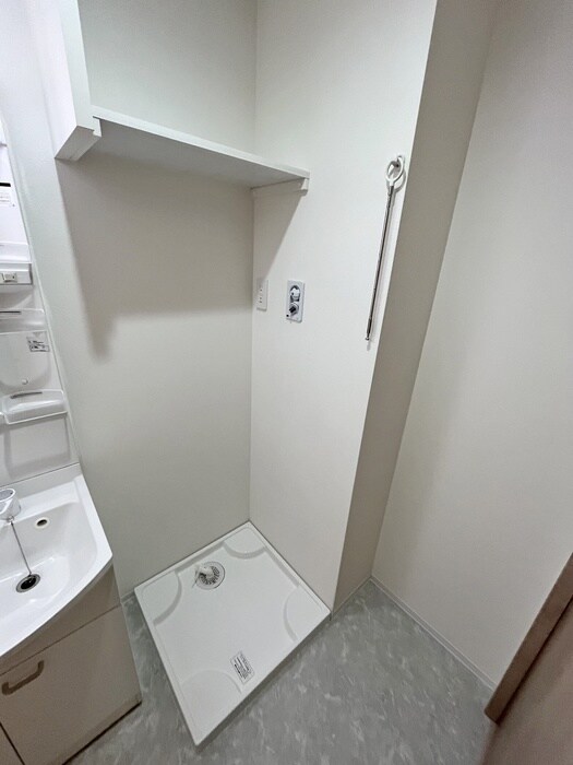 物件内観写真12　(洗濯機置場)