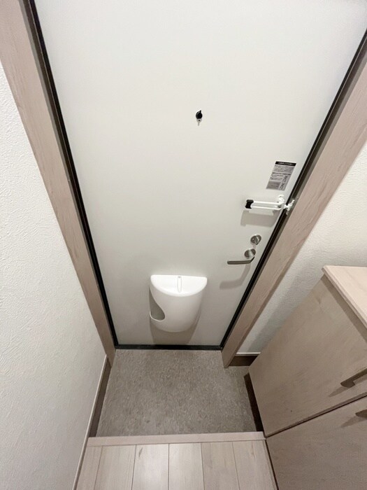 物件内観写真18　(玄関)