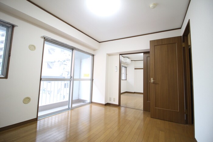 物件内観写真8　(居室)