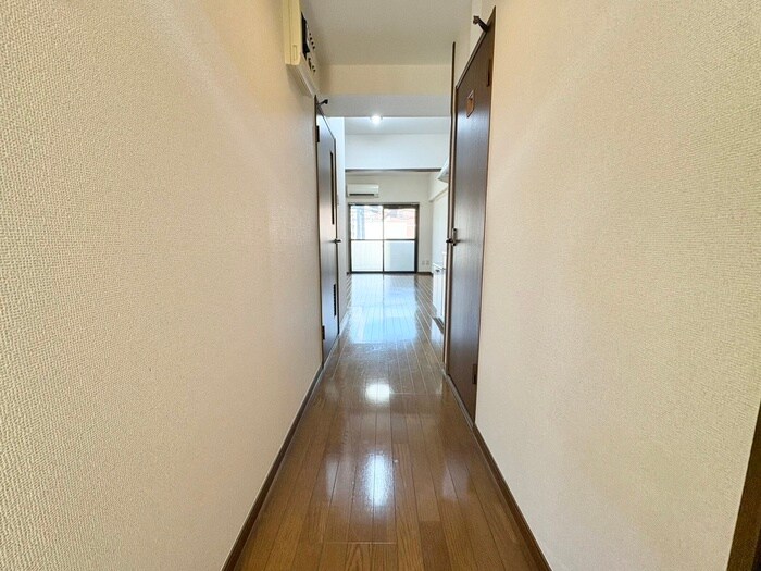物件内観写真13　(廊下)