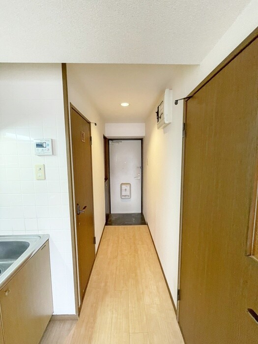 物件内観写真16　(玄関)