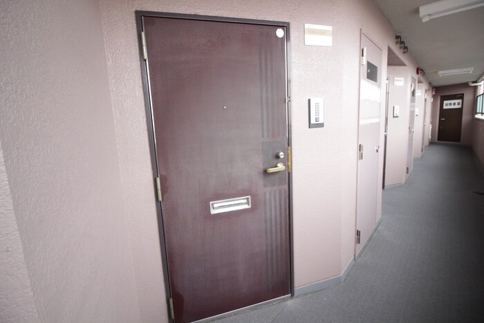 物件内観写真17　(玄関)