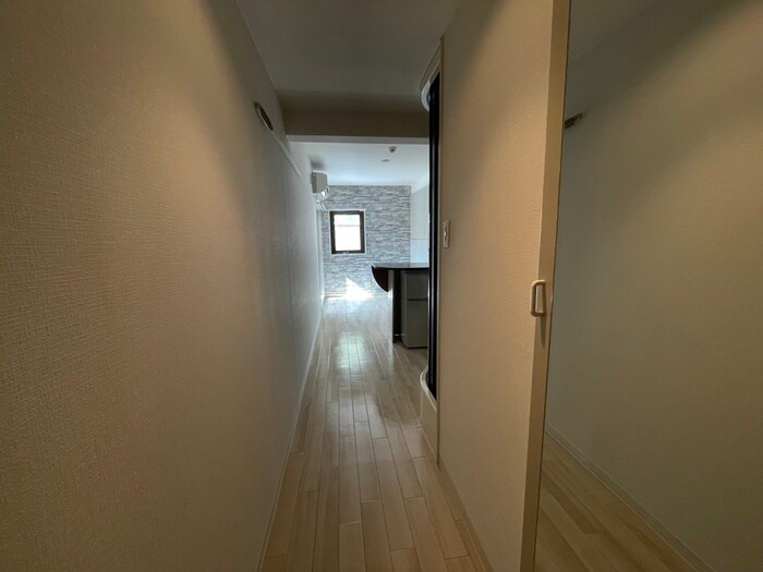 物件内観写真18　(廊下)