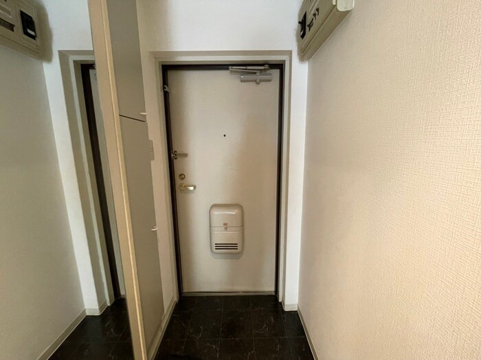 物件内観写真19　(玄関)