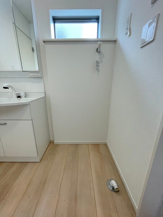 物件内観写真15　(洗濯機置場)