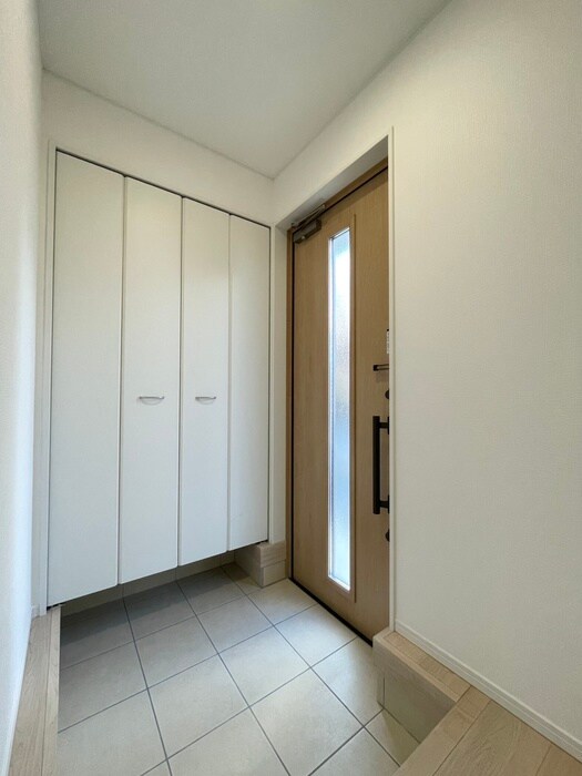 物件内観写真21　(玄関)