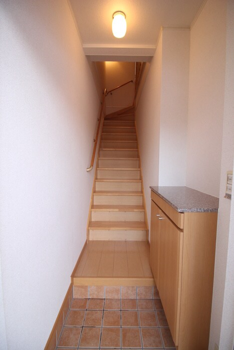 物件内観写真11　(玄関)