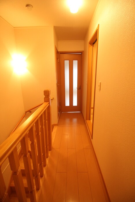 物件内観写真13　(廊下)